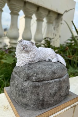 Custom Hand-Sculpted Polymer Clay Pet Memorial Ashes Keepsake Urn RTTCGHH-005